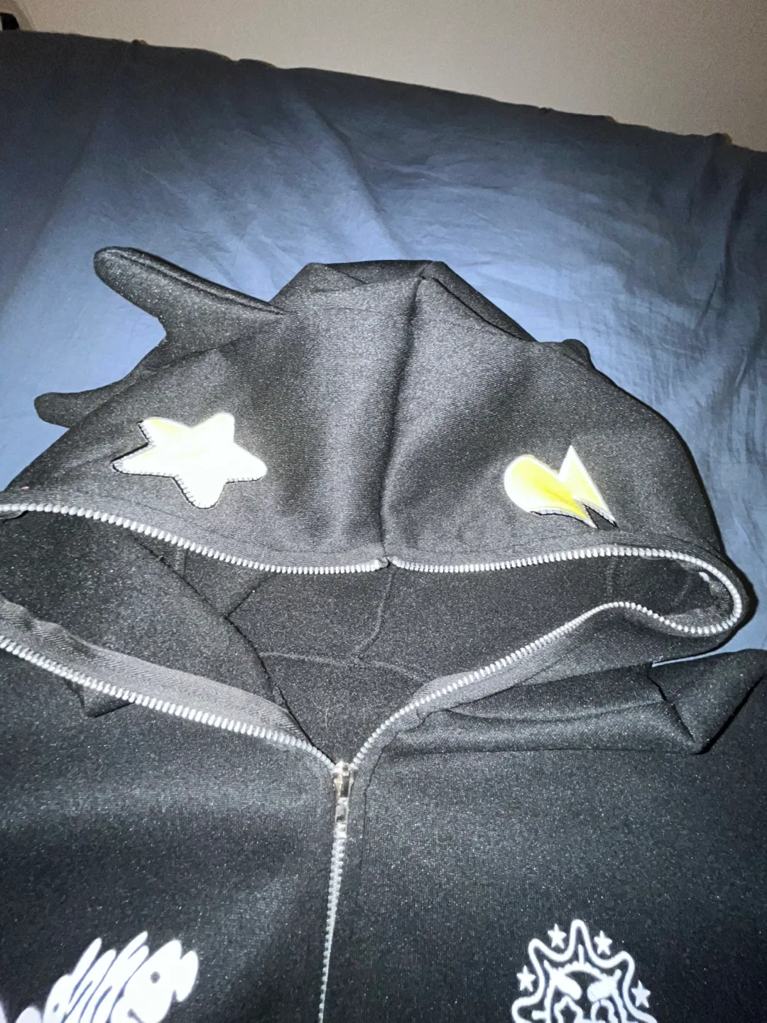 Glo-gang Black Zip-Up Hoodie with Graphic Design image indicator(4)