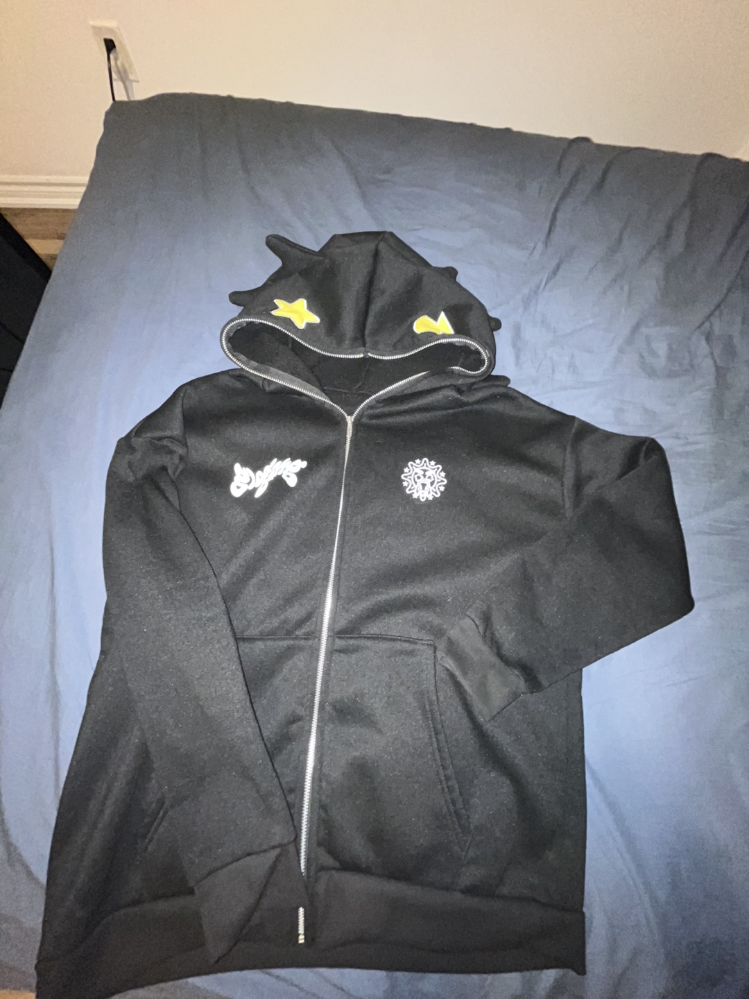 Glo-gang Black Zip-Up Hoodie with Graphic Design