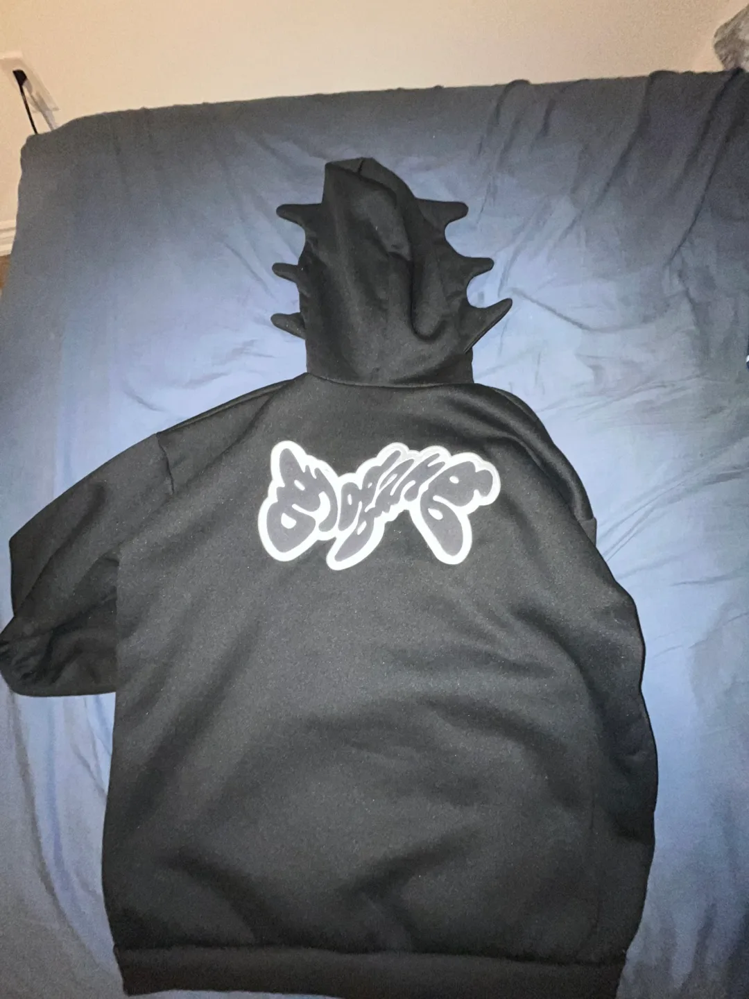 Glo-gang Black Zip-Up Hoodie with Graphic Design image indicator(7)