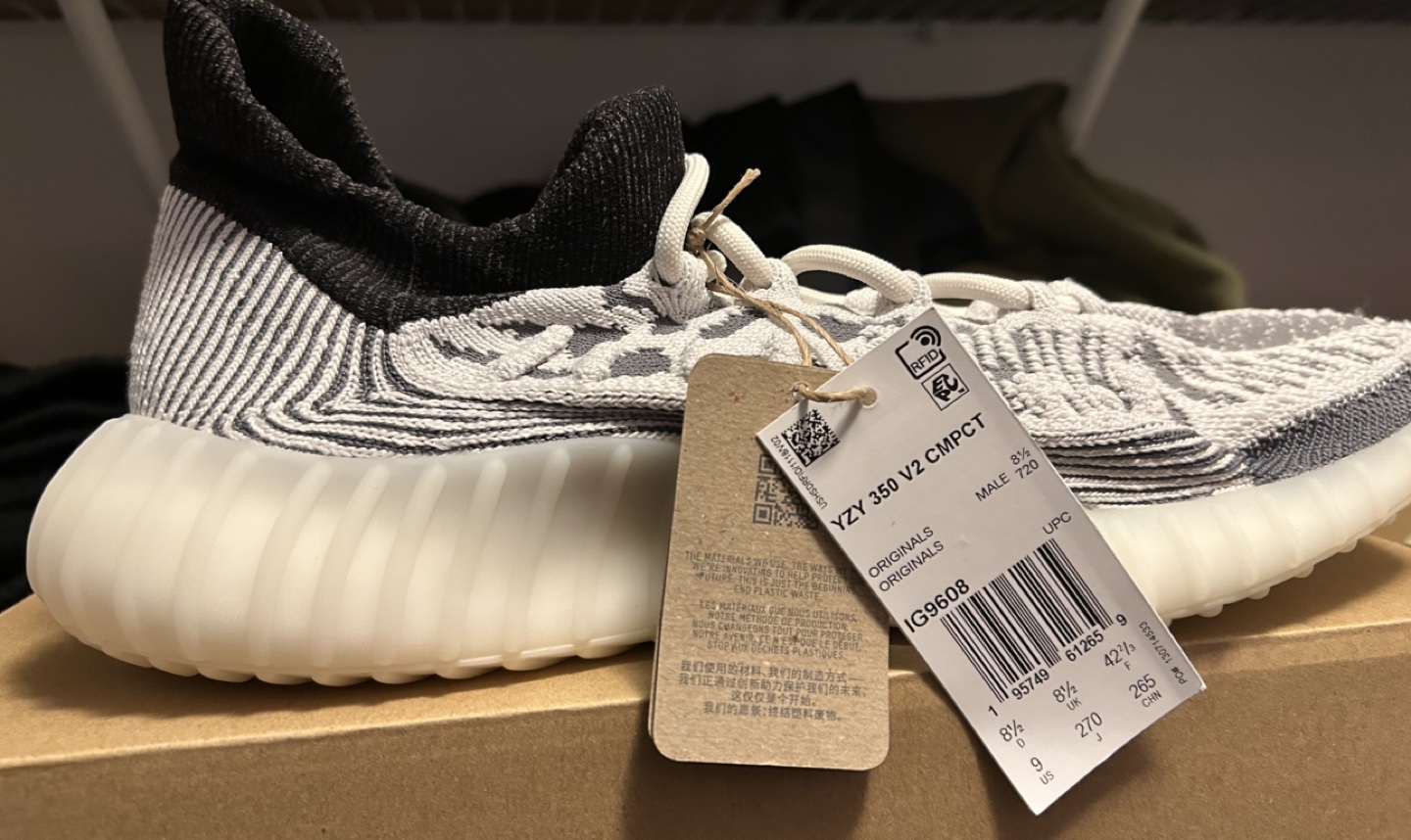 Adidas Yeezy 350 V2 CMPCT Size 9 - photo 3