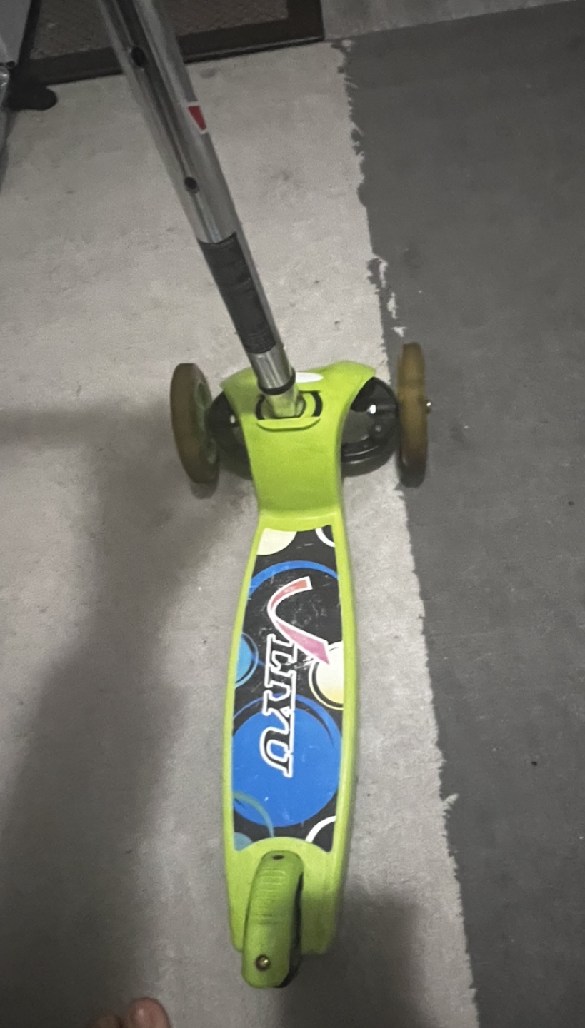 Kids' Adjustable 3-Wheel Scooter - Lime Green - photo 2