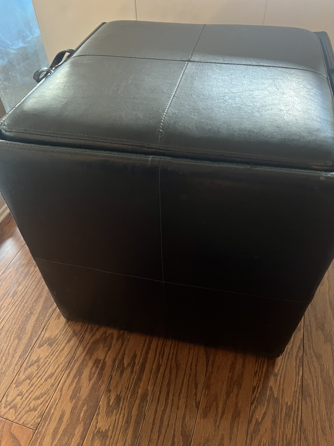 Black Leather Storage Ottoman💚