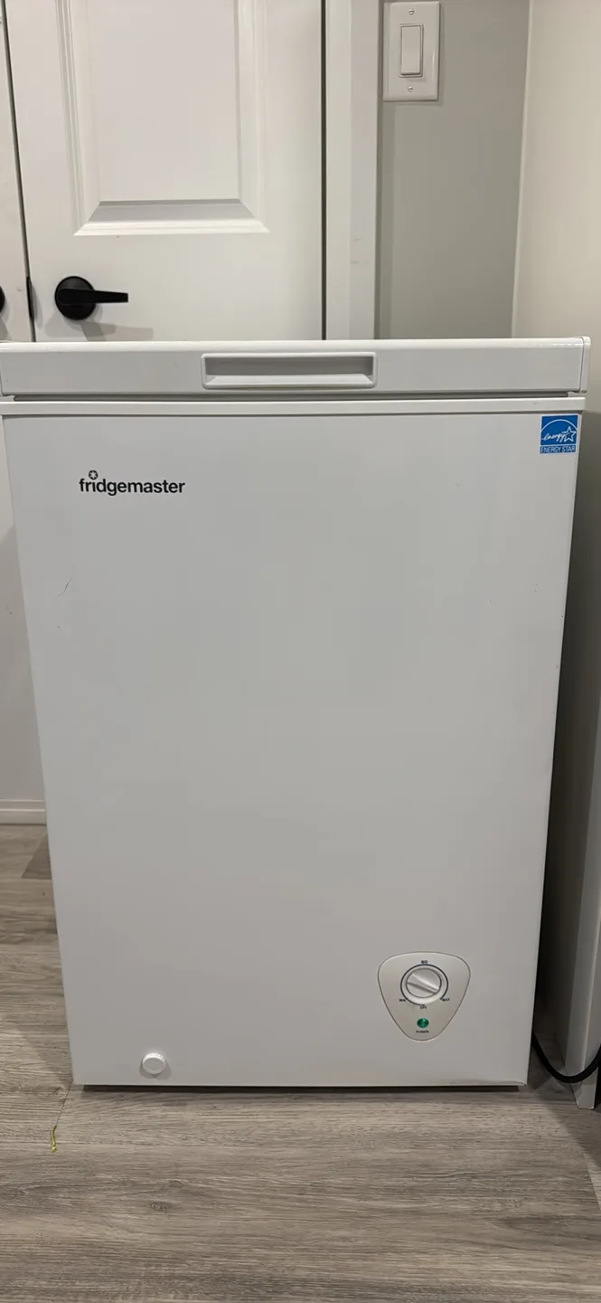 Fridgemaster Chest Freezer thumbnail