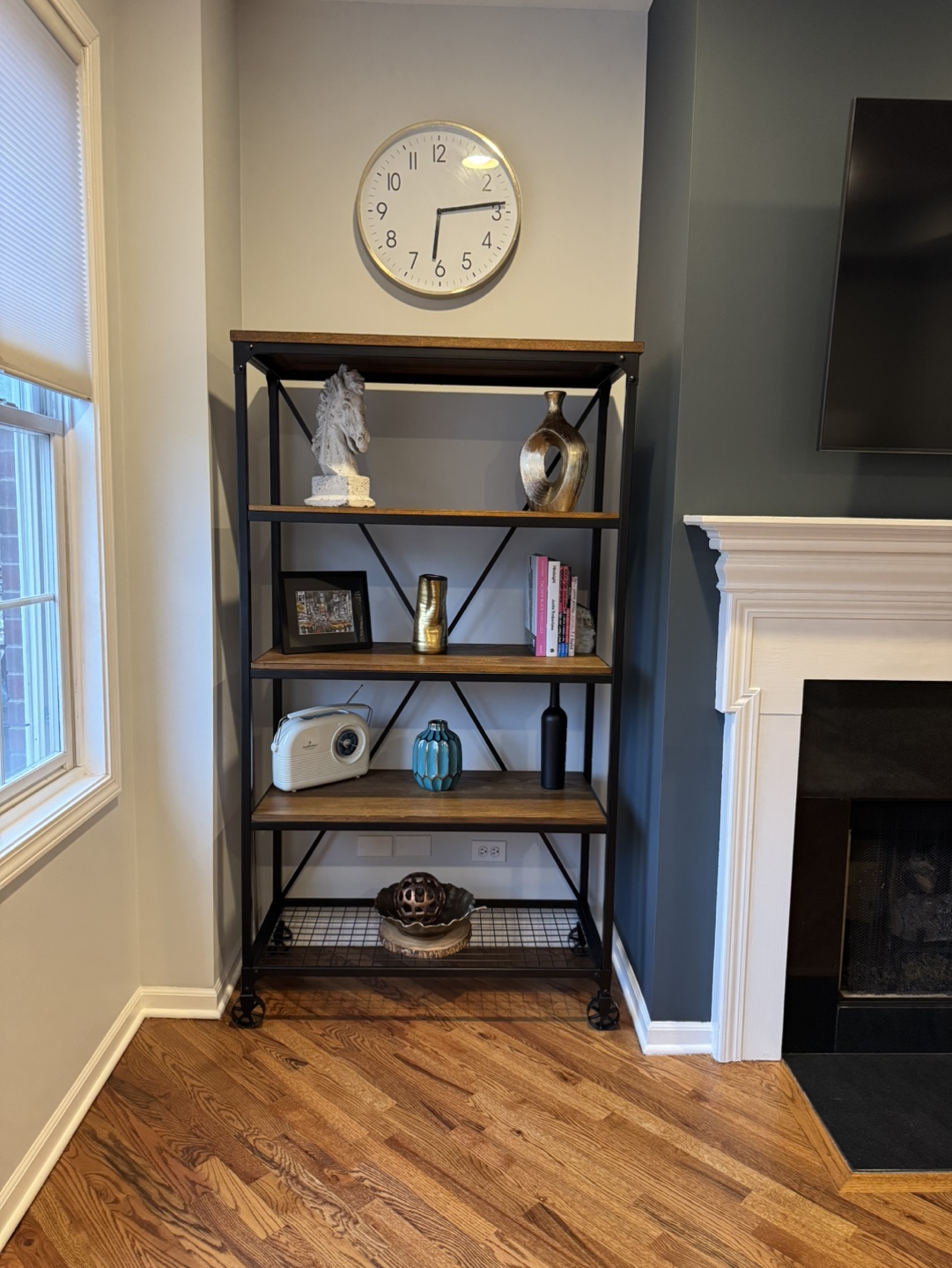 Industrial Style 5-Tier Shelving Unit - photo 2
