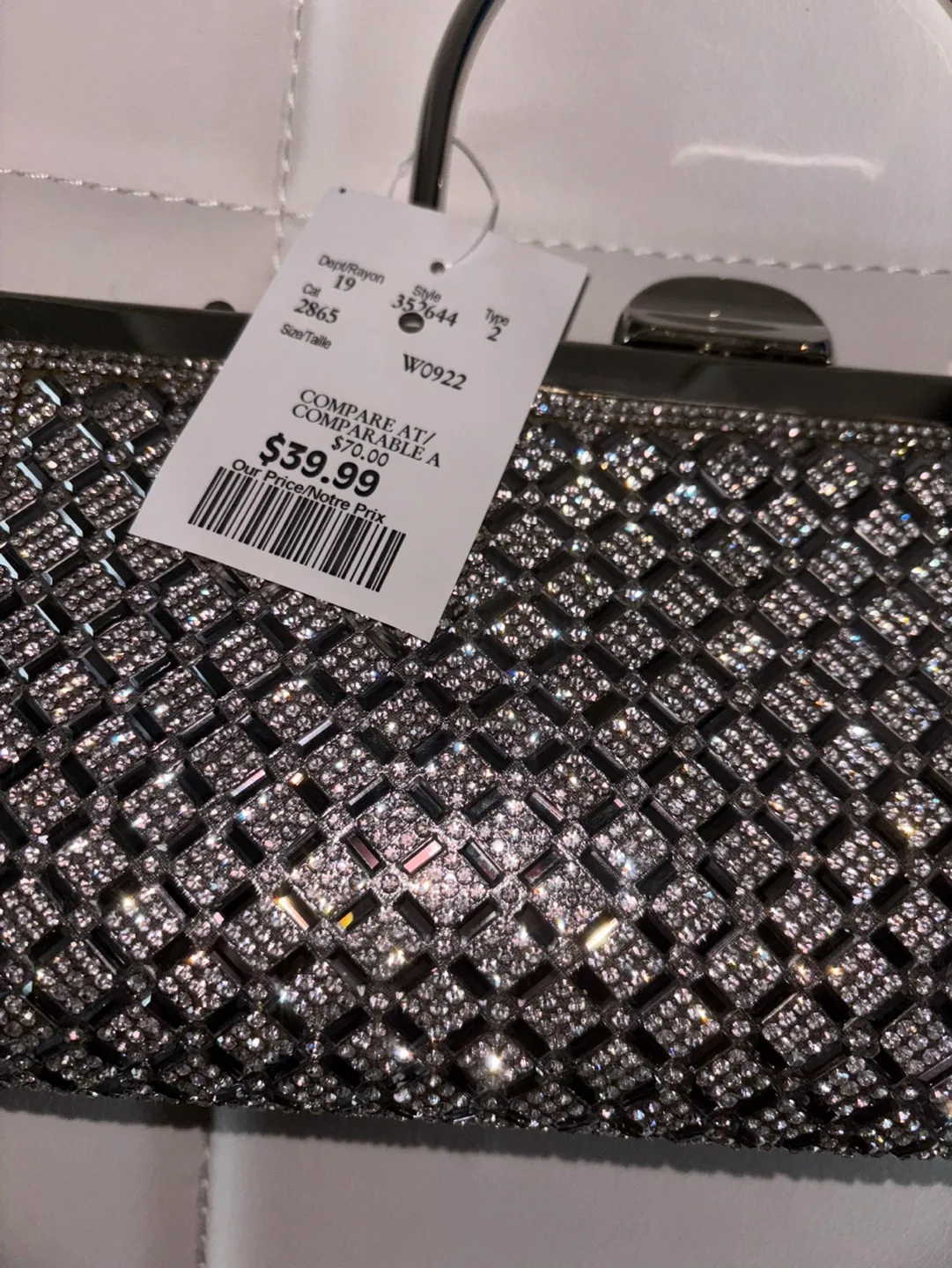 Silver Clutch Purse with Handle image indicator(3)