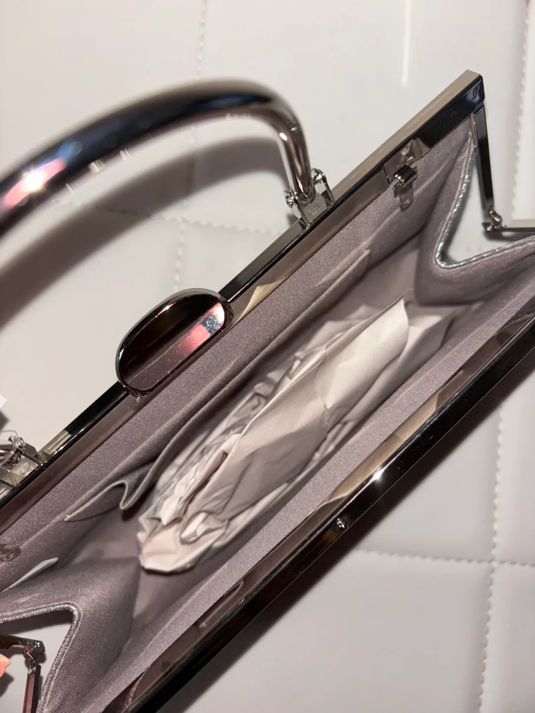 Silver Clutch Purse with Handle image indicator(4)