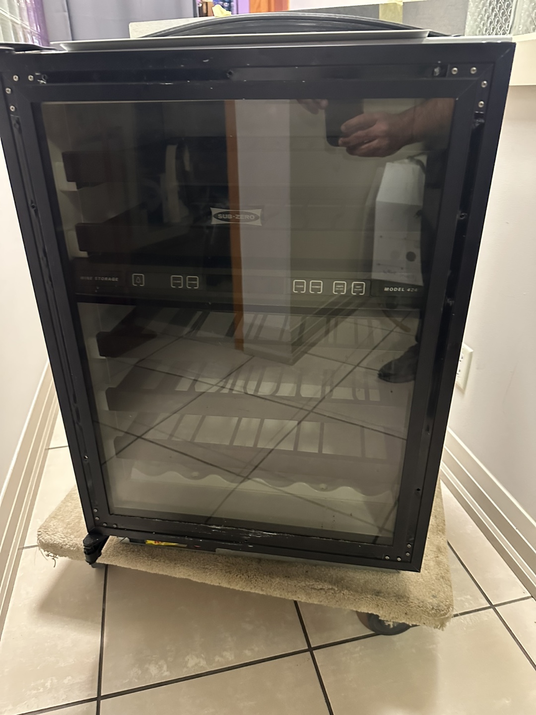 Sub-Zero Wine Cooler - Model 424 - photo 2