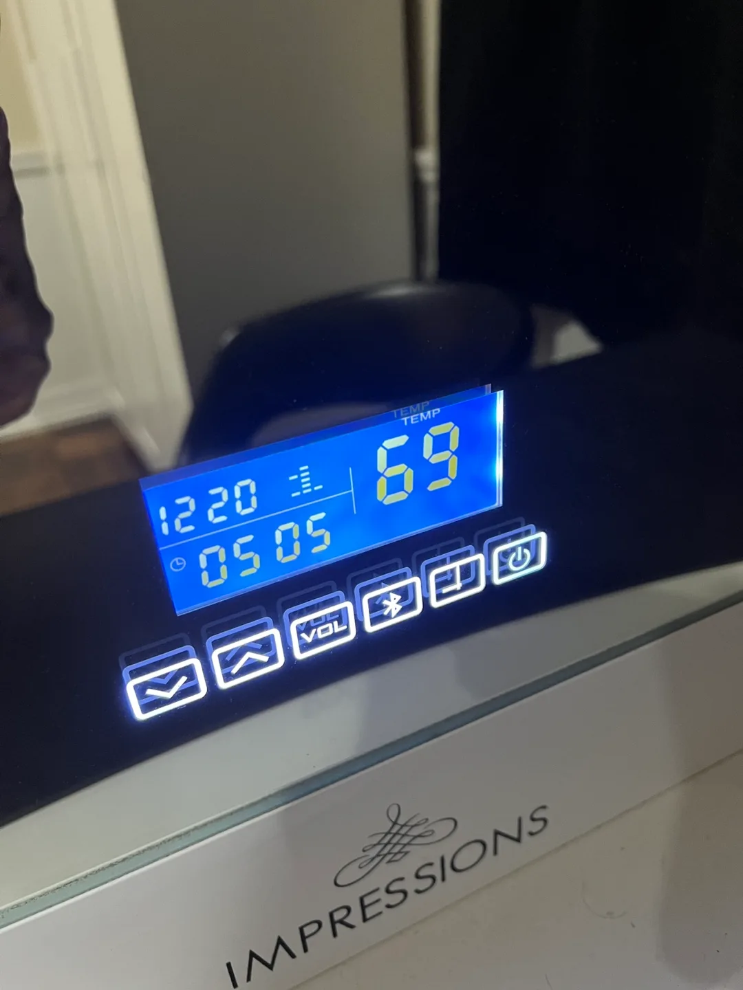 Impressions Hollywood Vanity Mirror with Lights and Bluetooth image indicator(2)