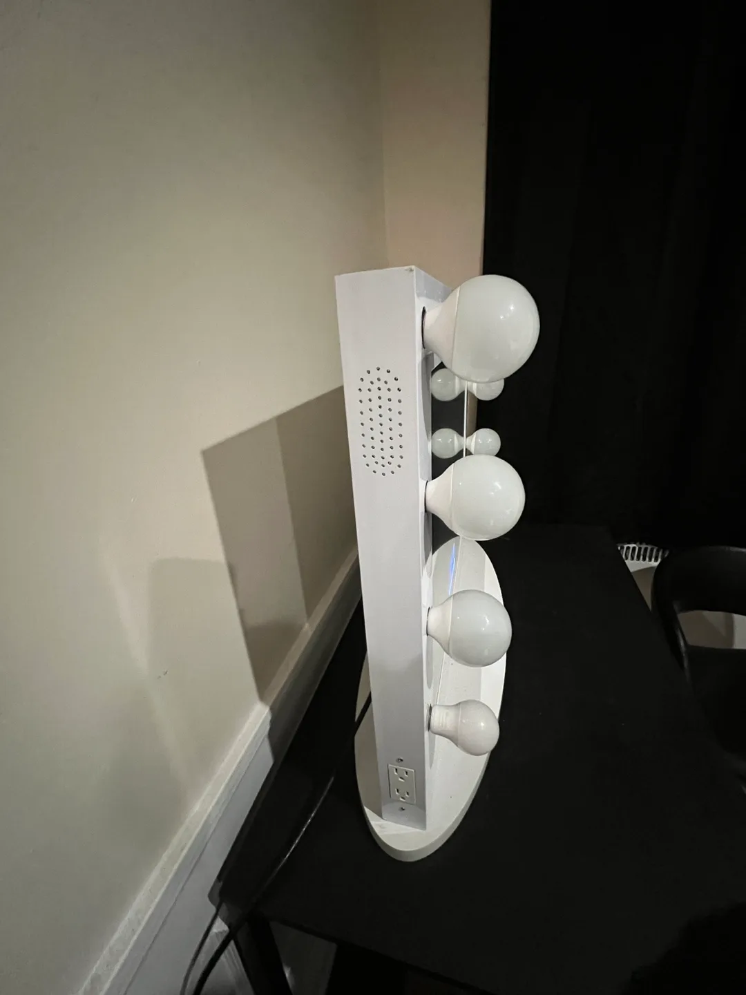 Impressions Hollywood Vanity Mirror with Lights and Bluetooth image indicator(3)