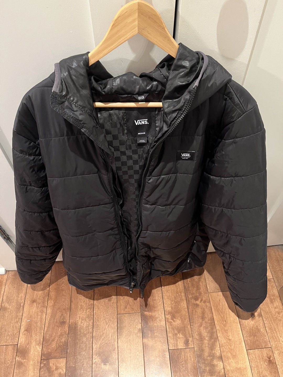 Men's Vans Black Puffer Jacket - Size Medium