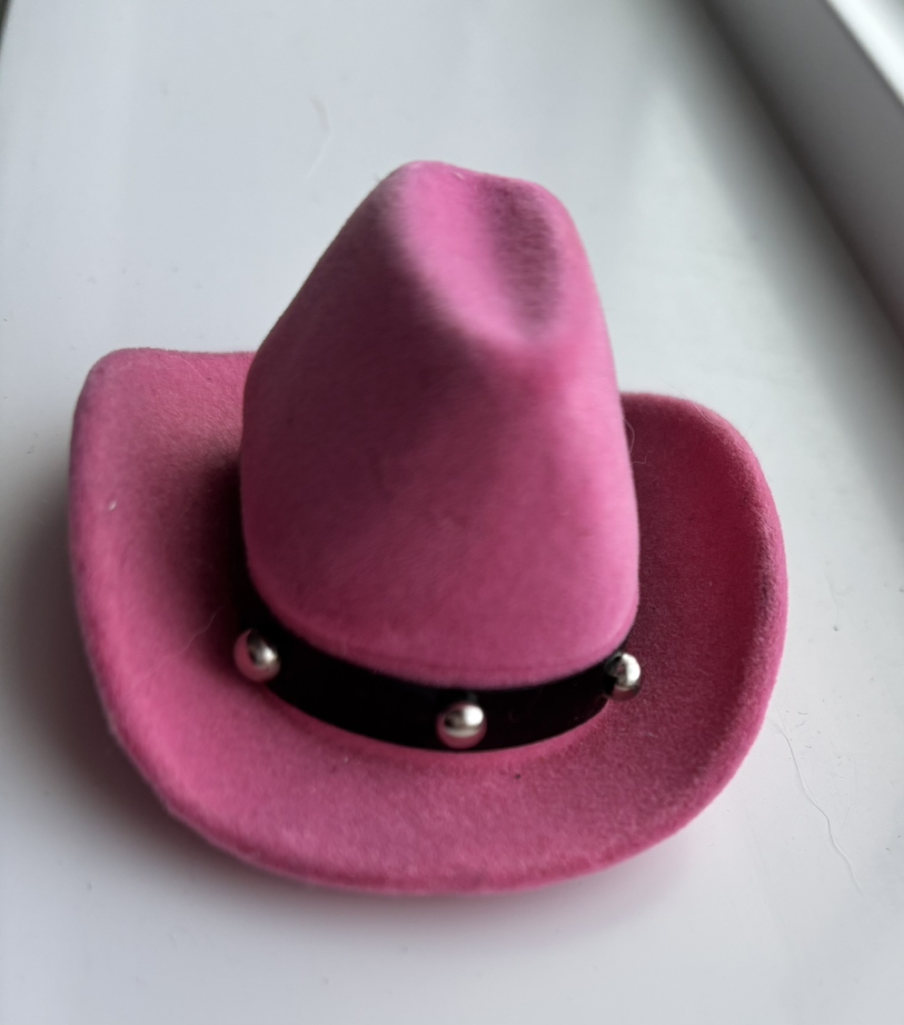 Pink Horseshoe Earrings in Cowboy Hat Box - photo 2