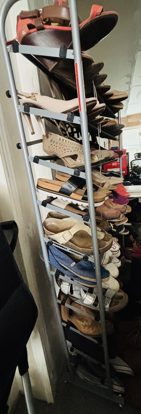 Shoe Rack holds 10 shelves of shoes - photo 3