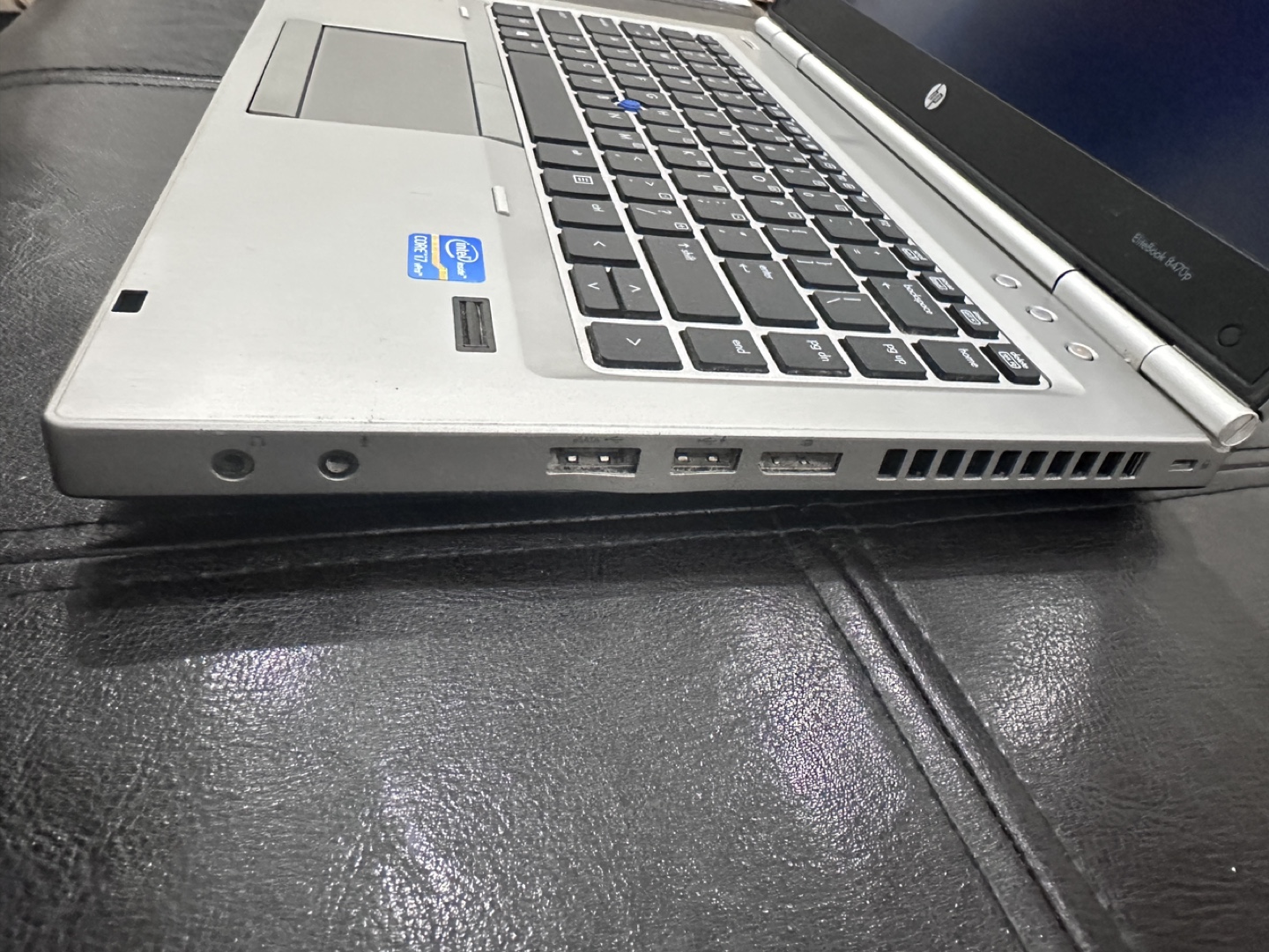 HP EliteBook Laptop - Intel Core i7 - photo 2