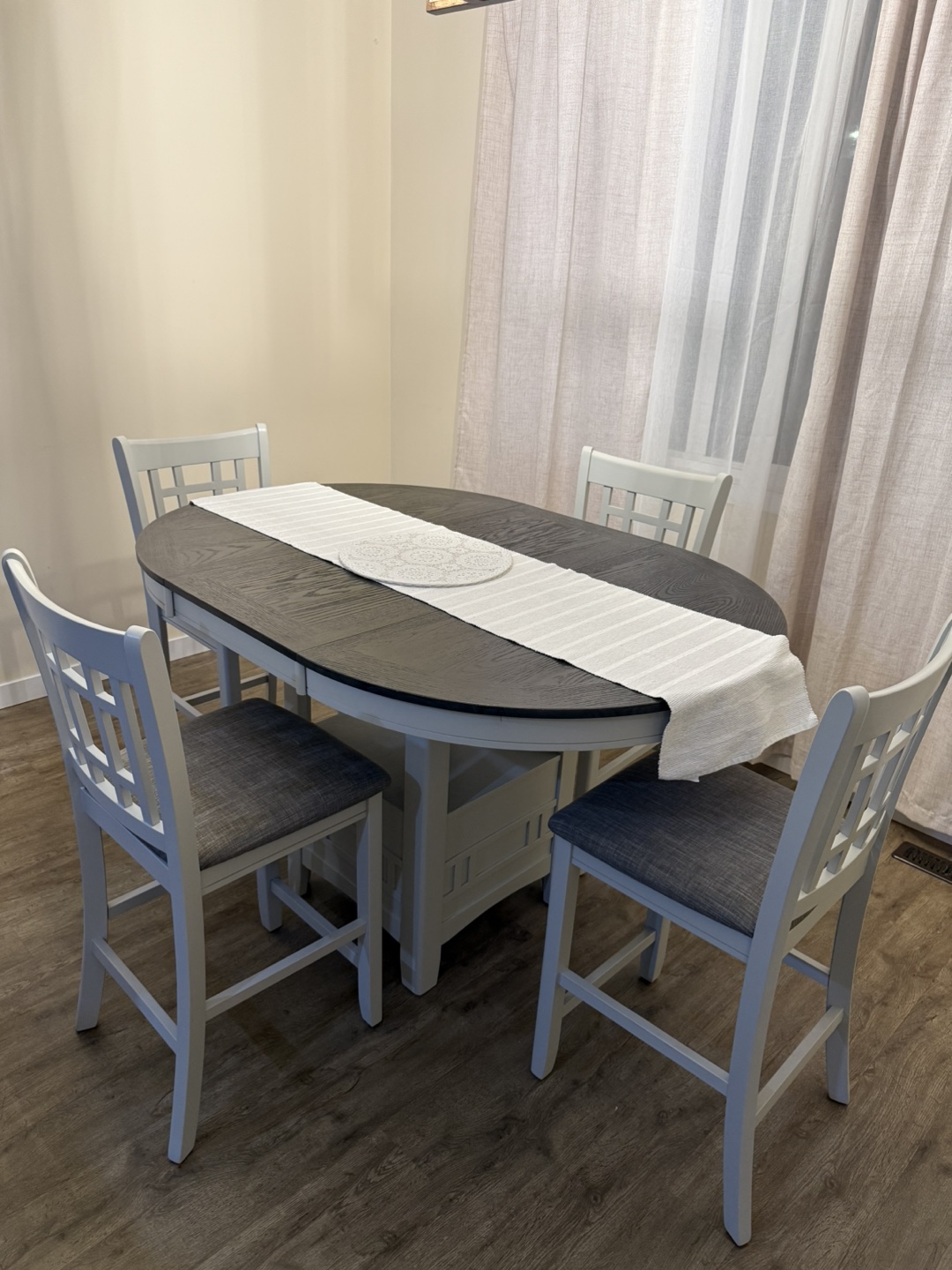Dining Table & Chairs - photo 4