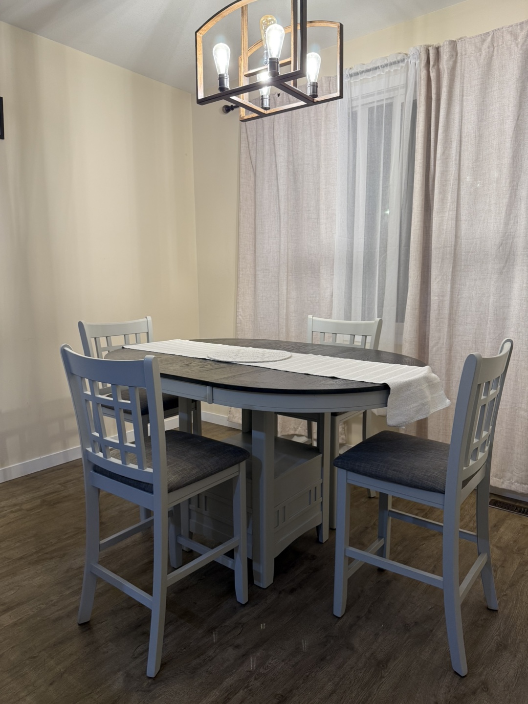 Dining Table & Chairs - photo 3