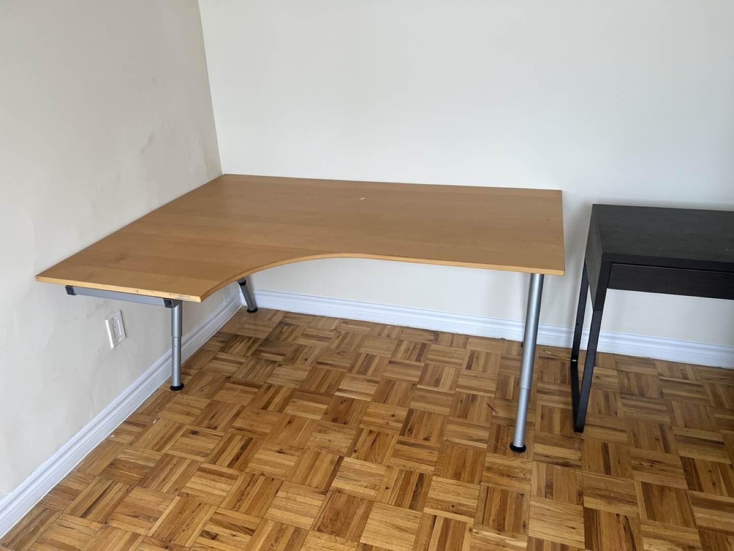 Corner Desk - Light Wood