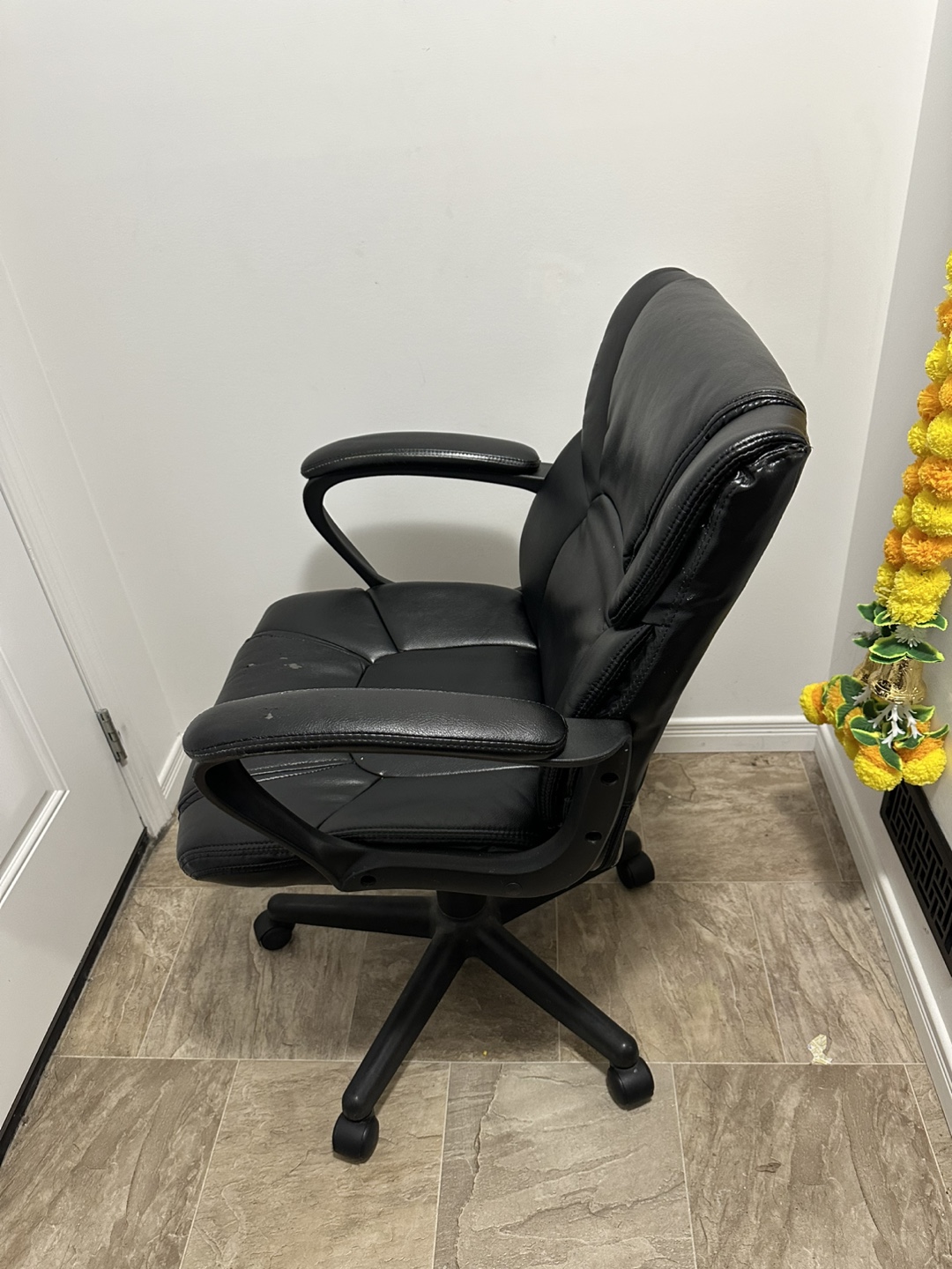 Black Leather Office Chair - photo 2