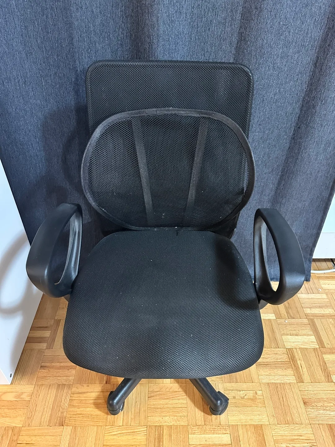 Ergonomic Black Mesh Office Chair thumbnail