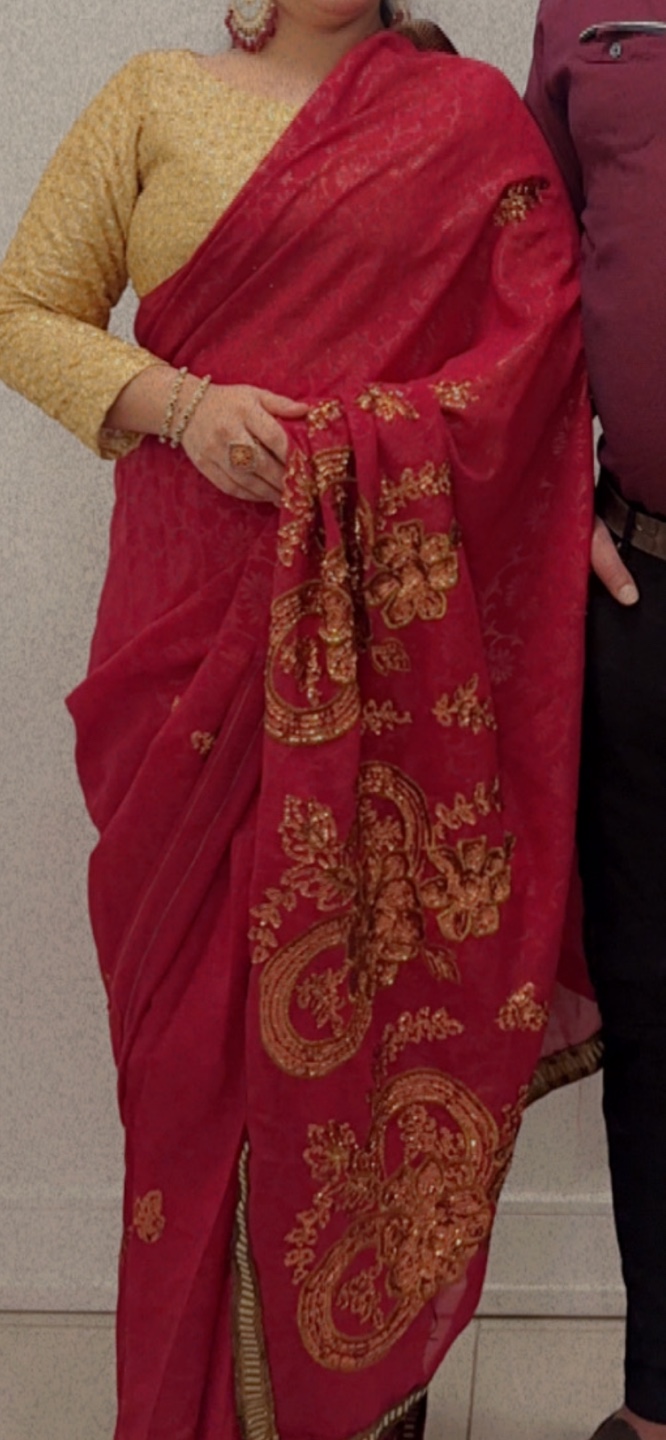 Gorgeous Red and Gold Embroidered Saree - photo 2