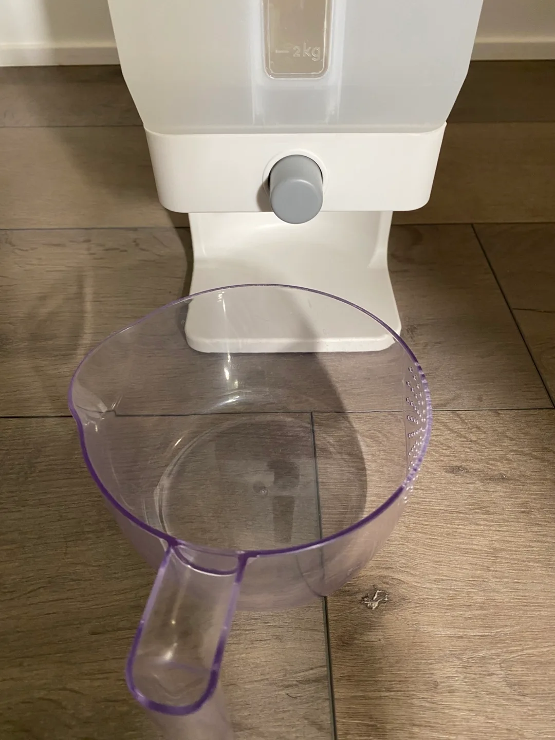 Rice dispenser with Measuring Cup image indicator(4)