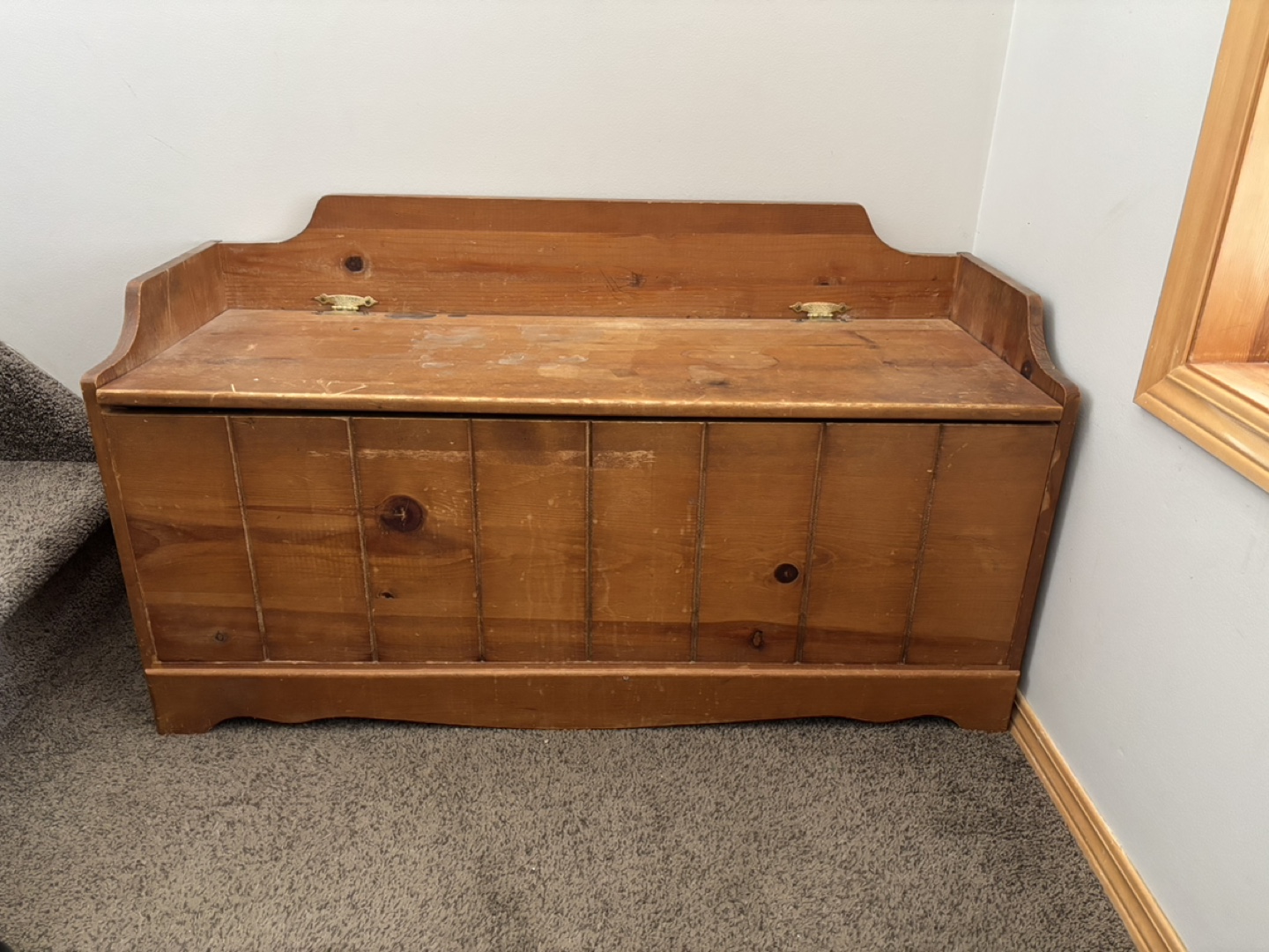 Wooden chest/bench