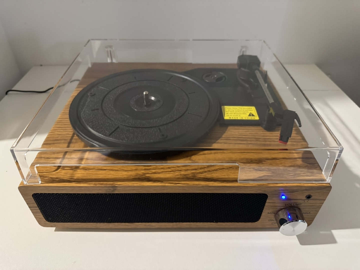 Vintage Style Turntable with Built-in Speakers - photo 2