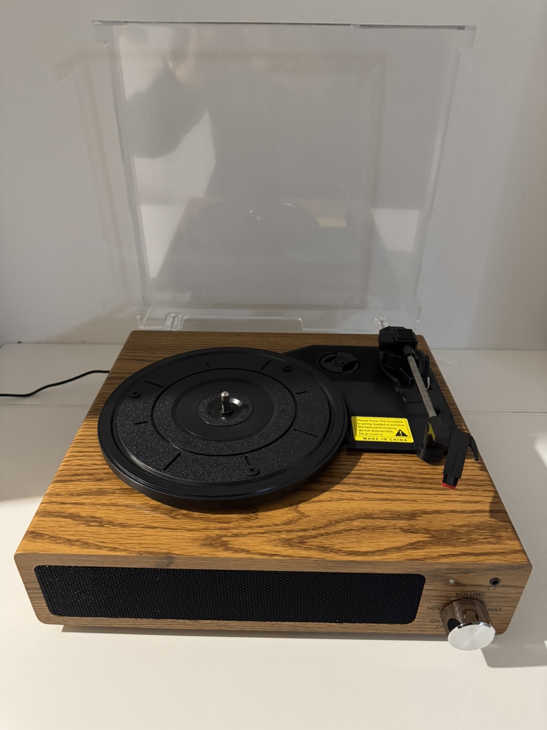 Vintage Style Turntable with Built-in Speakers
