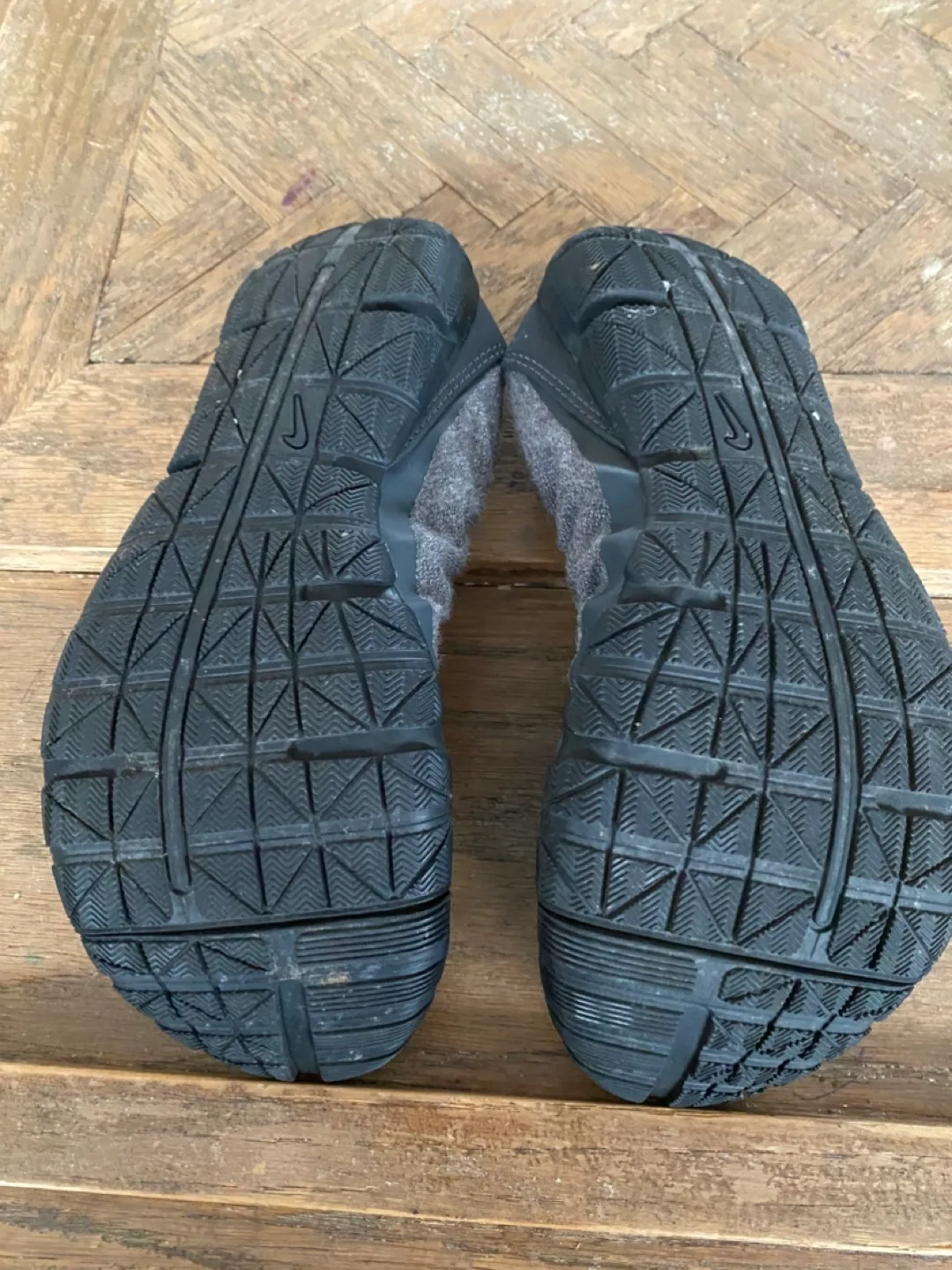 Women's Nike Slip-on Shoes - Size US 6.5 image indicator(2)