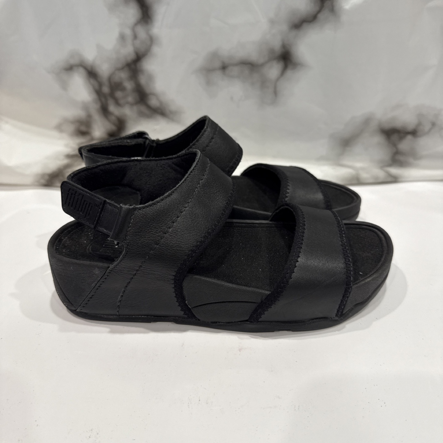 FitFlop Women's Black Leather Sandals Size 6