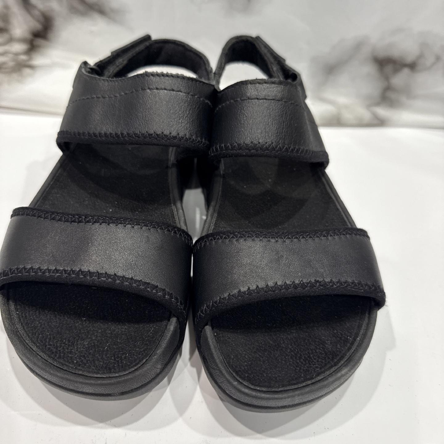 FitFlop Women's Black Leather Sandals Size 6 - photo 2