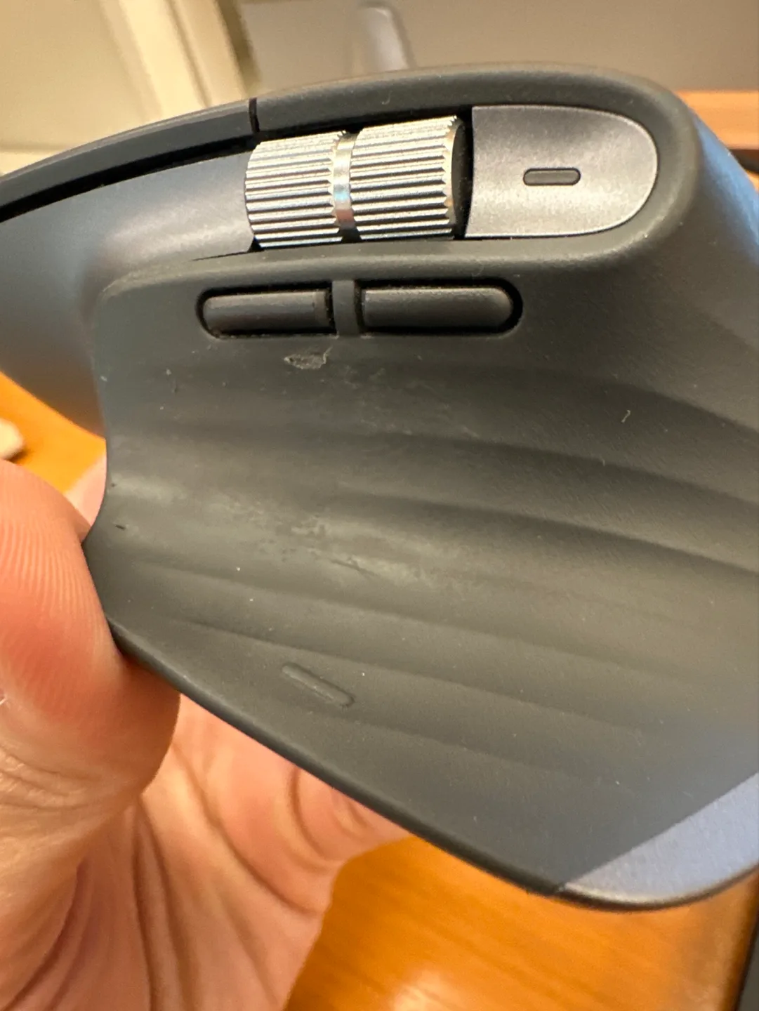 Logitech MX Master 3 Wireless Mouse image indicator(3)