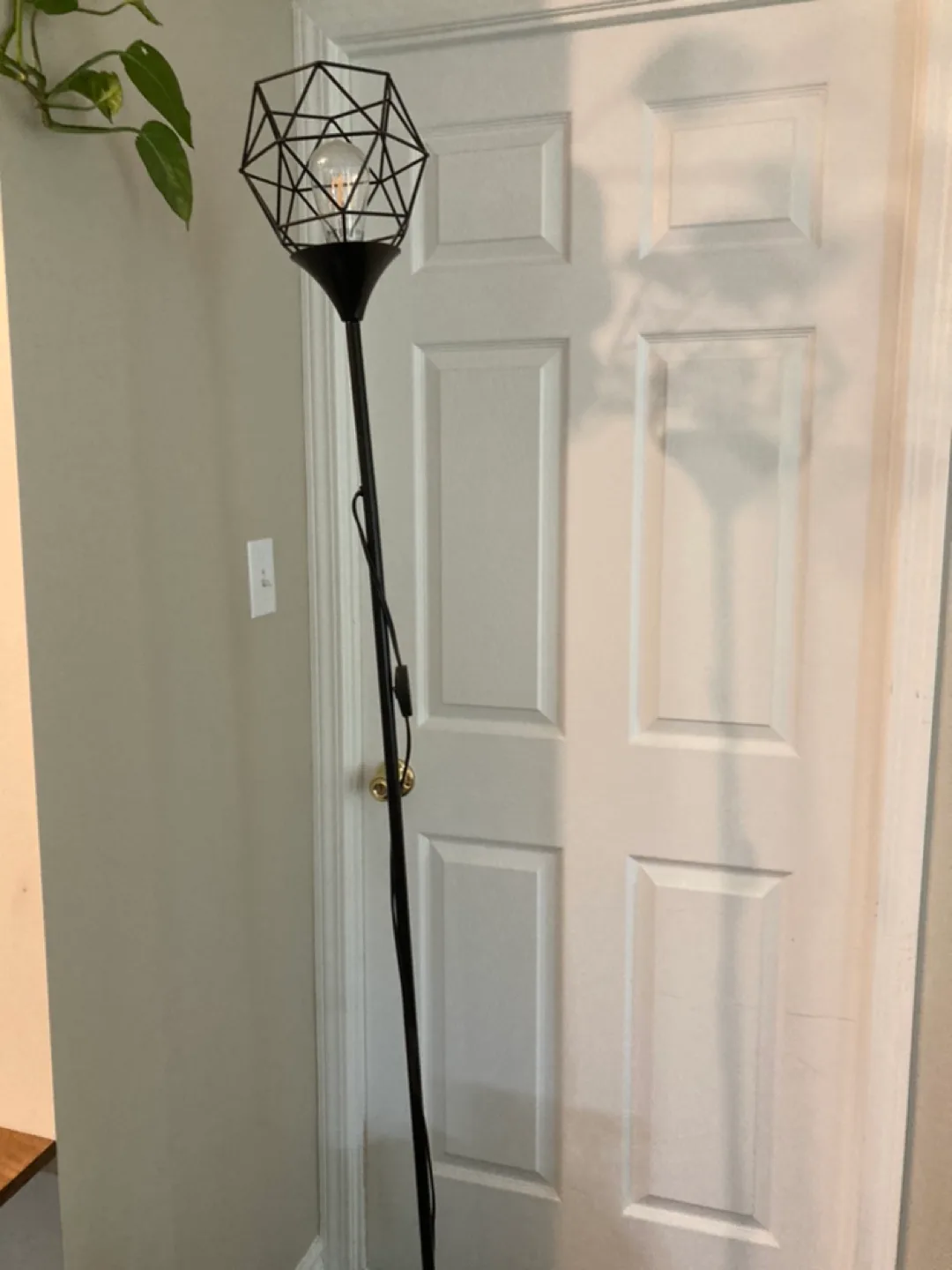 FREE Geometric Floor Lamp💚 image indicator(2)