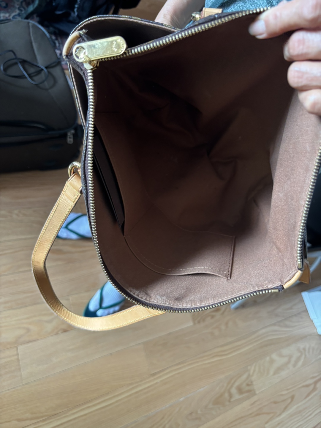 Louis Vuitton Monogram Canvas Handbag - photo 4