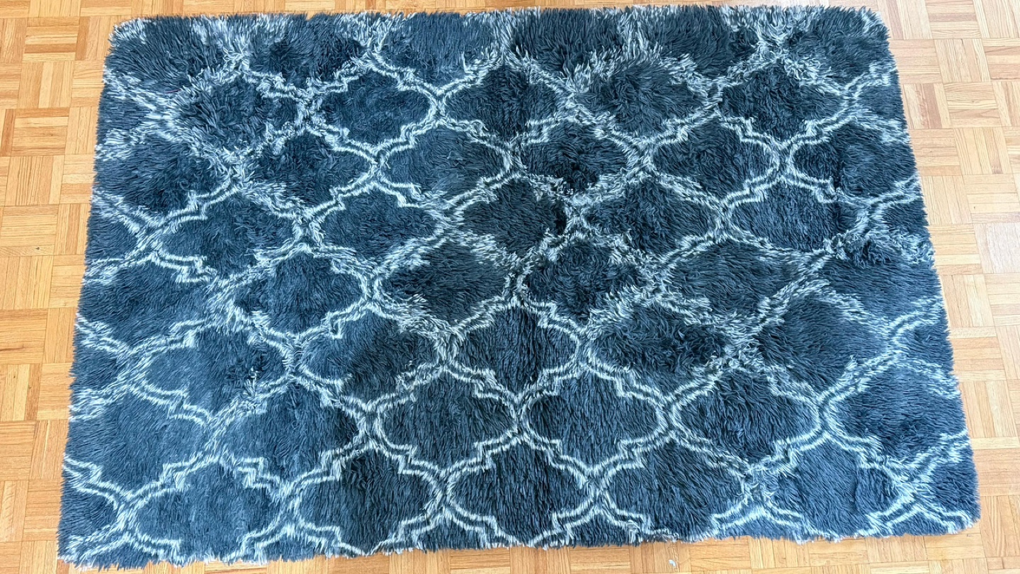 Dark Grey Shag Rug with White Pattern