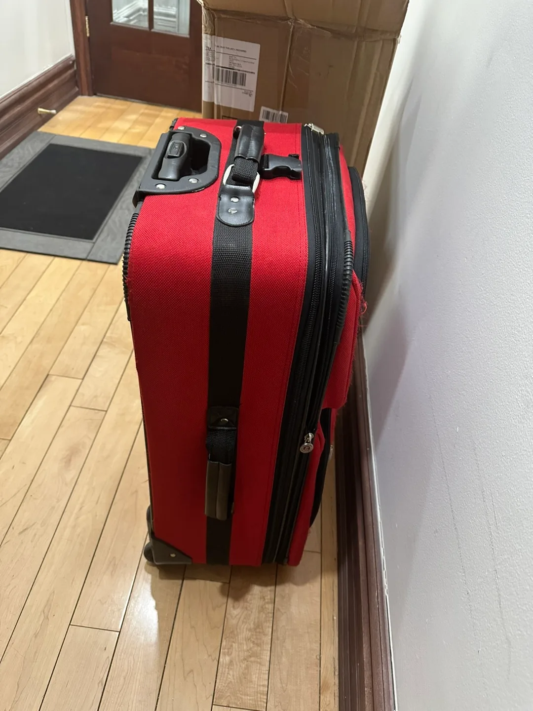 Red Rolling Suitcase image indicator(3)