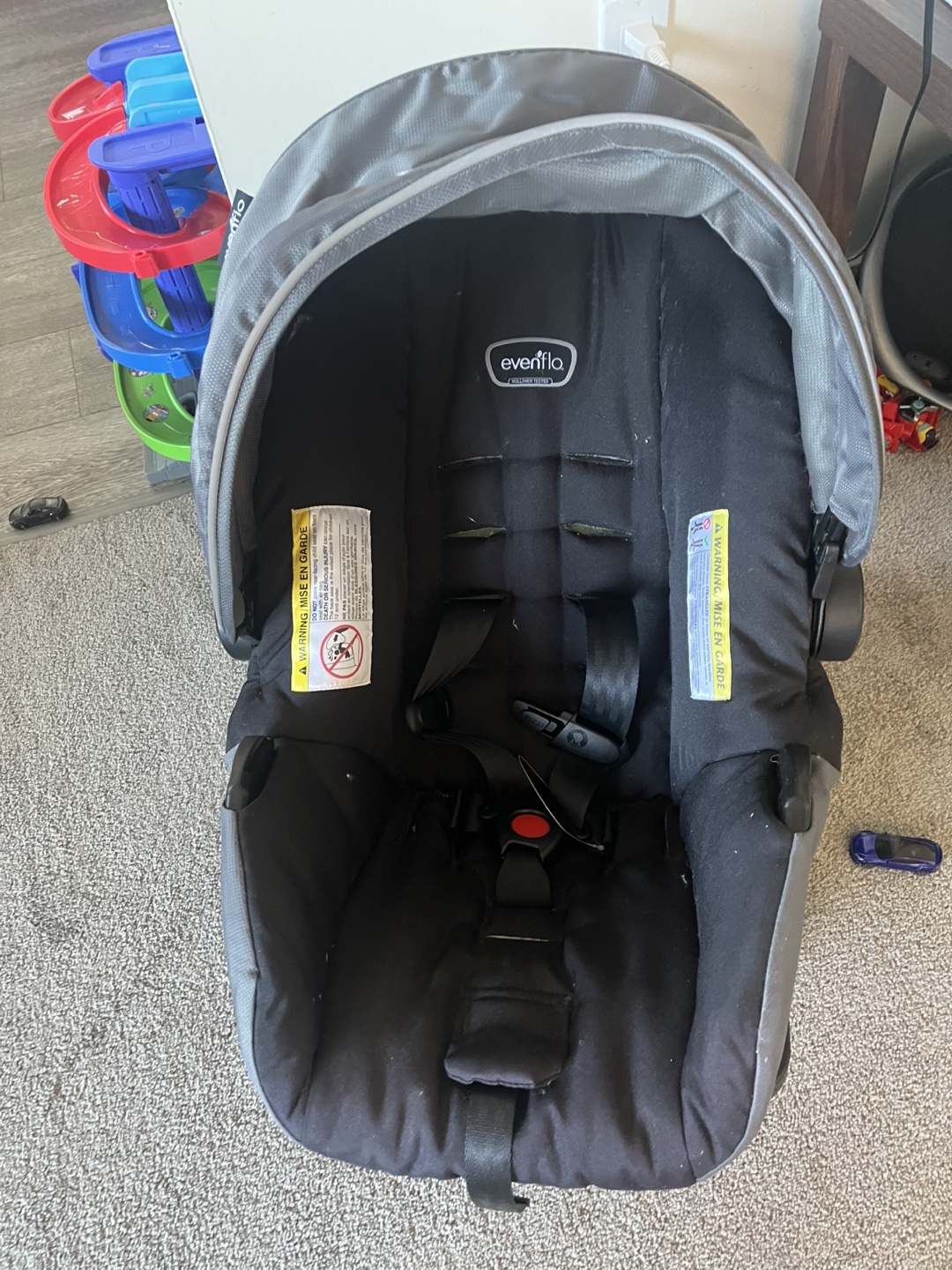 New 2029 expiry Evenflo LiteMax 35 Infant Car Seat - photo 4