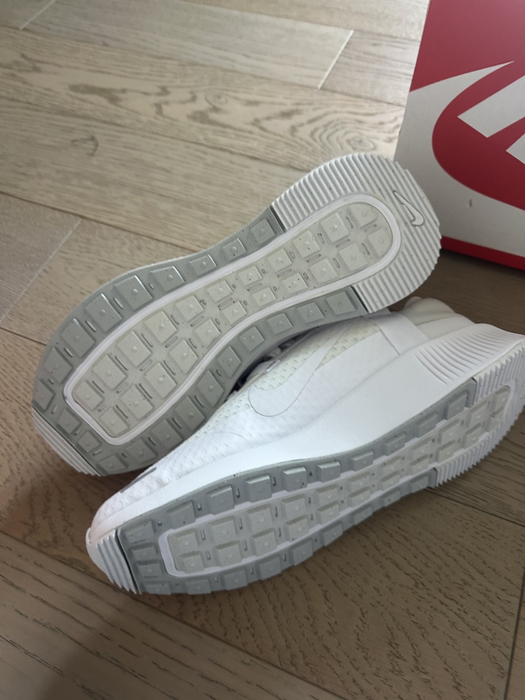 Nike Wmns Reposto Running Shoes Size 8 - photo 4