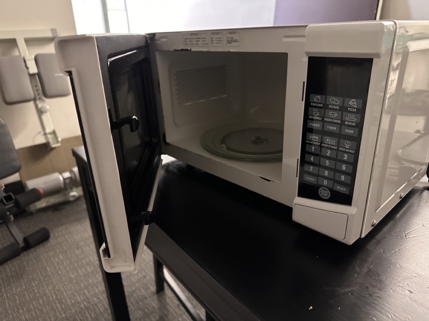 RCA 0.7 Cu. Ft. Microwave - photo 2