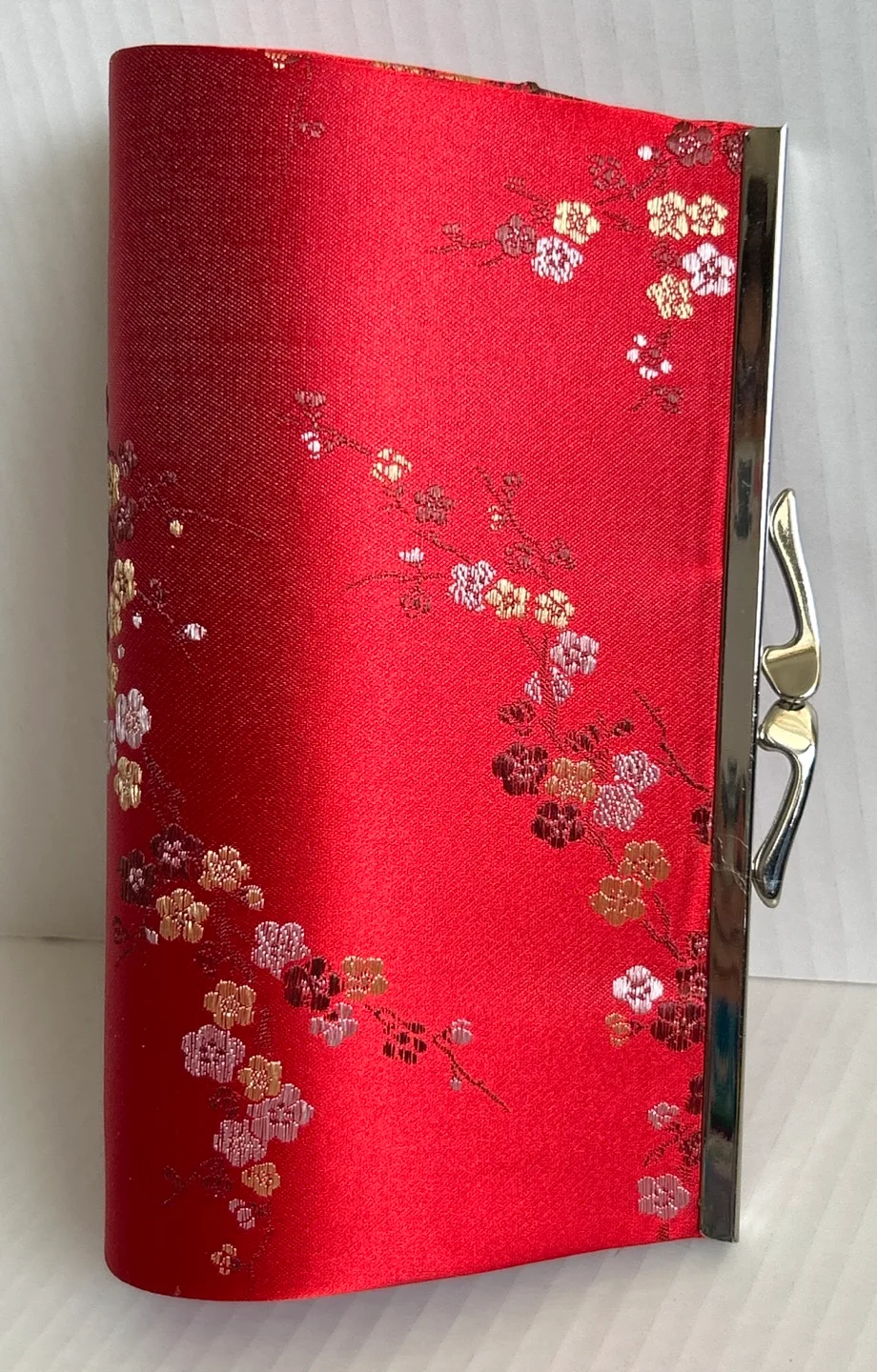 Asian-style Red Floral Clasp Purse with chain image indicator(3)