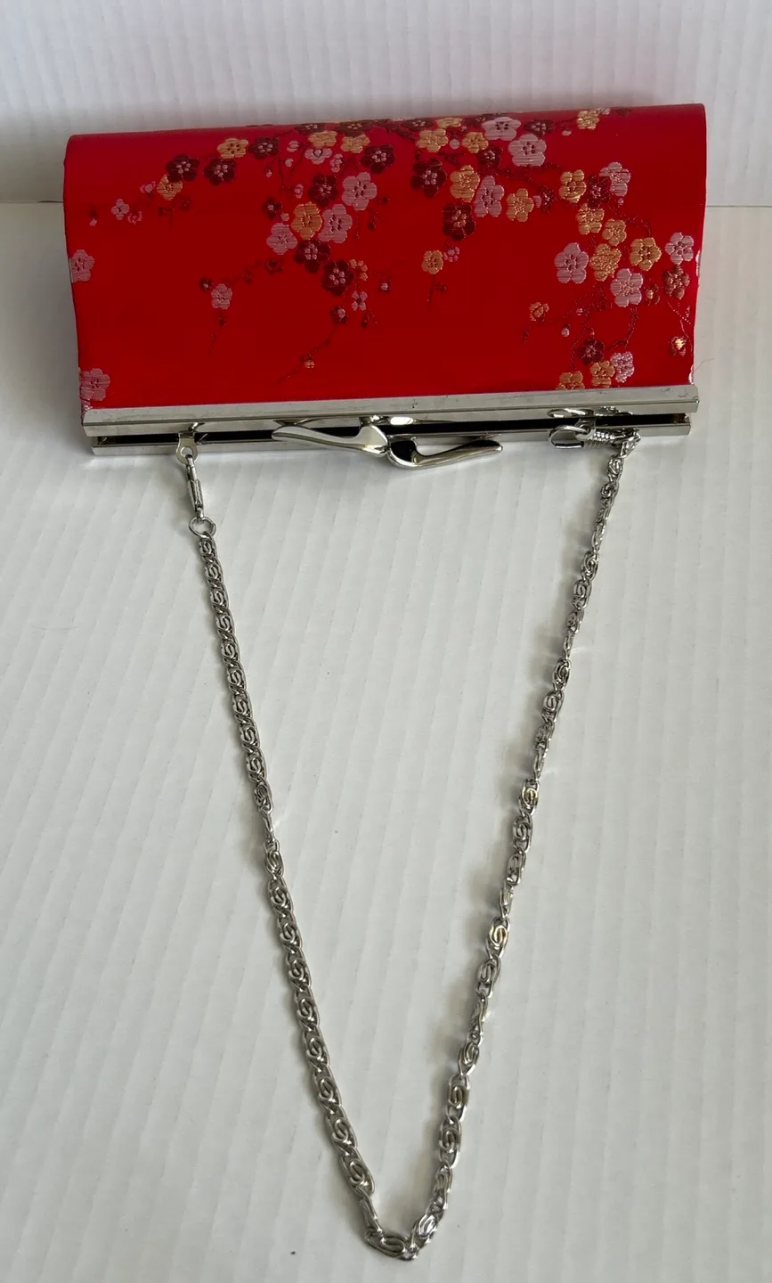 Asian-style Red Floral Clasp Purse with chain image indicator(5)