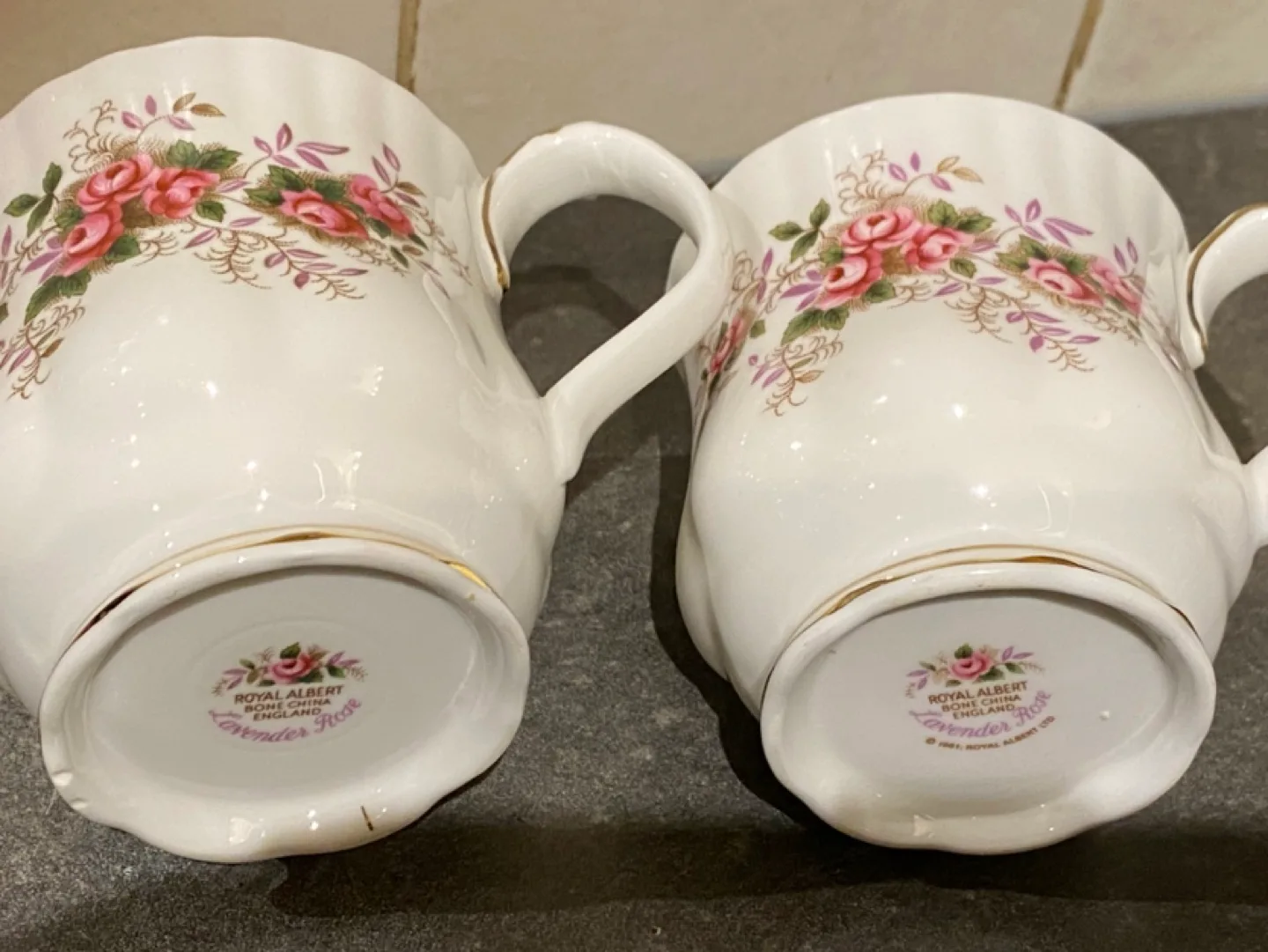💚 Royal Albert Lavender Rose Teacups - Set of Two image indicator(2)