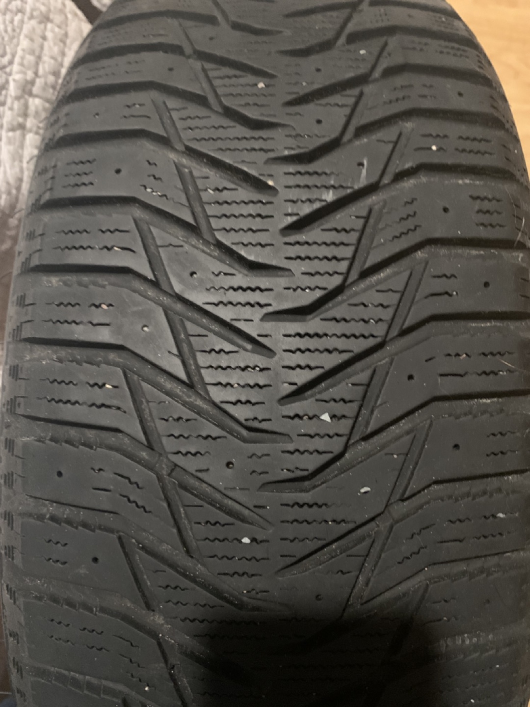 Used CERES 215/55R17 94T Winter Tires - photo 2