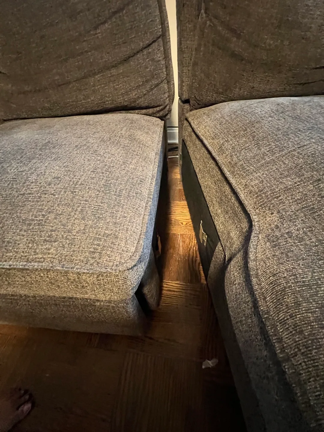 Ultra-Comfy Grey Sectional Sofa with Chaise & Serta Pull-Out image indicator(4)