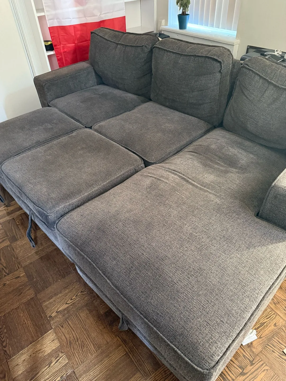 Ultra-Comfy Grey Sectional Sofa with Chaise & Serta Pull-Out image indicator(2)