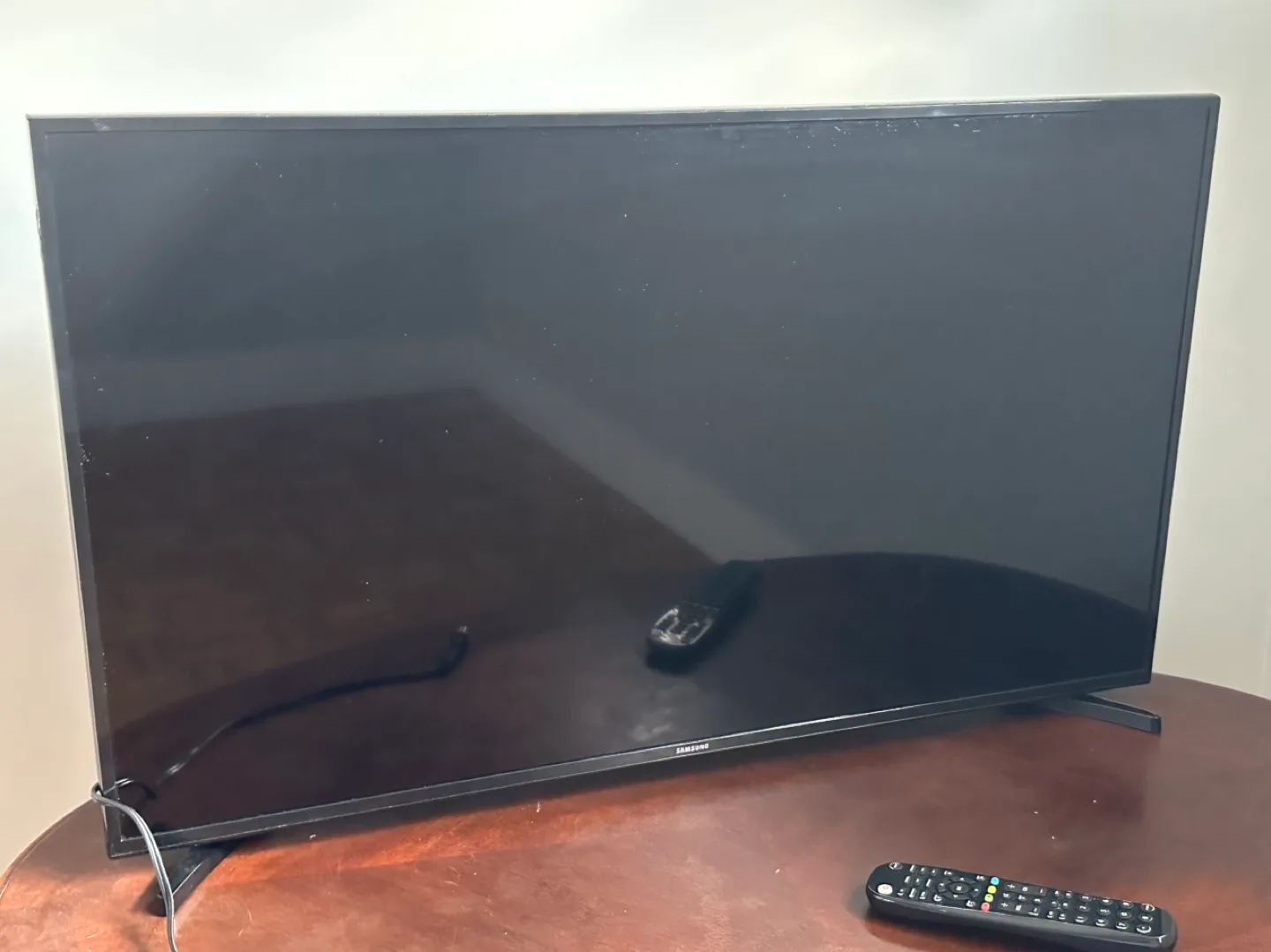 Samsung 44-inch Smart TV image indicator(2)