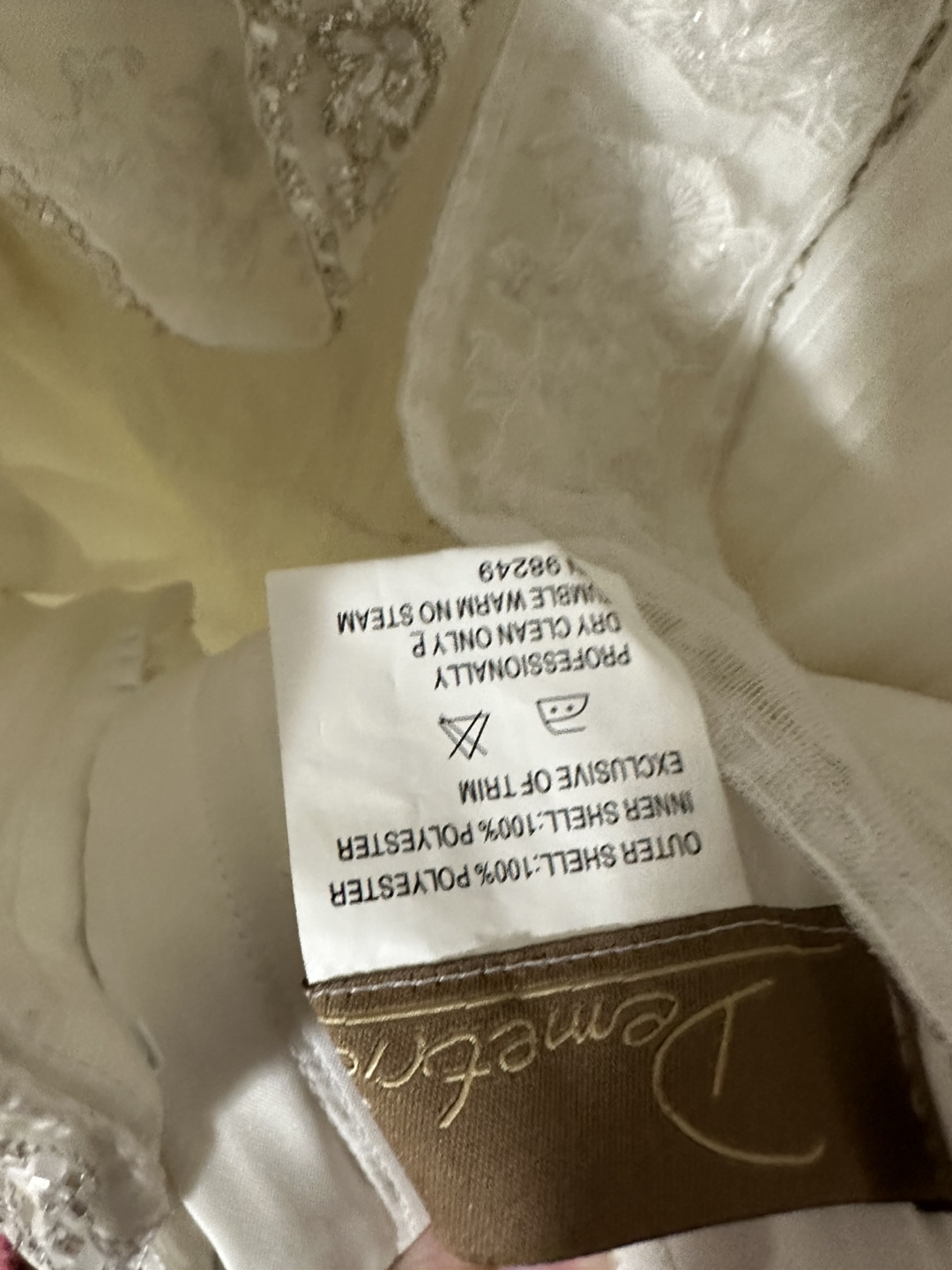 Beautiful Size 12 Beaded Wedding Gown - photo 4