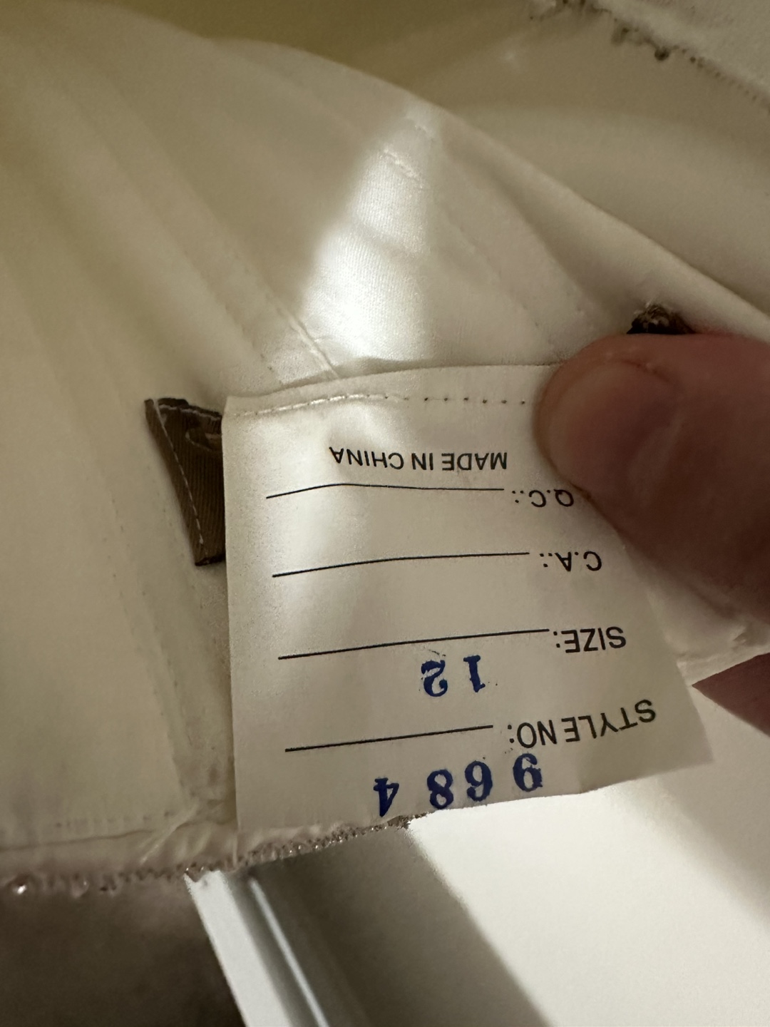 Beautiful Size 12 Beaded Wedding Gown - photo 5