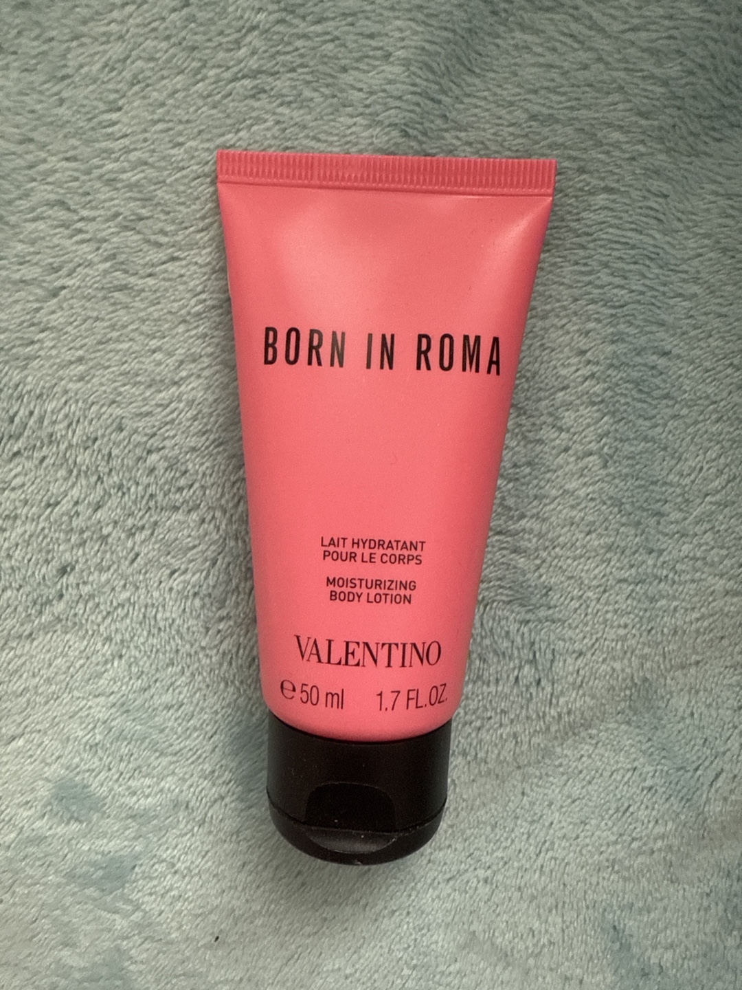 Valentino Born in Roma Moisturizing Body Lotion 💚