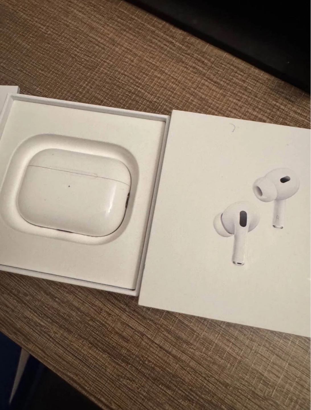 Apple AirPods Pro (2nd generation) - photo 3