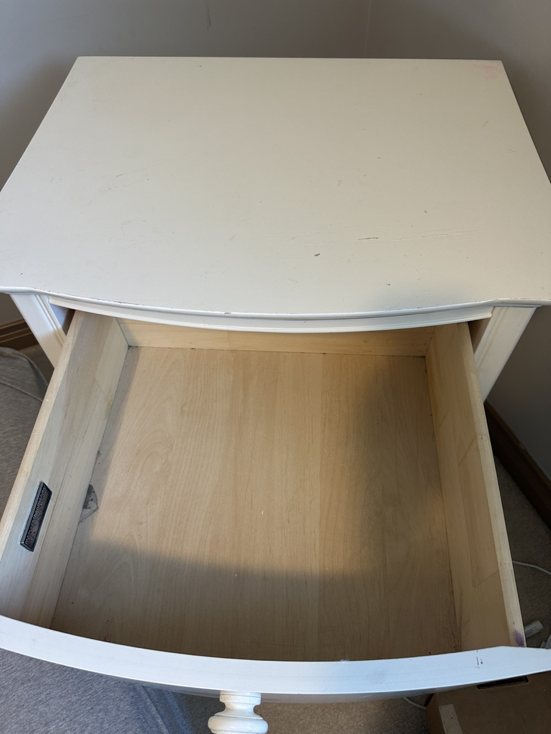 White Wooden Dresser and Nightstands Set - photo 4